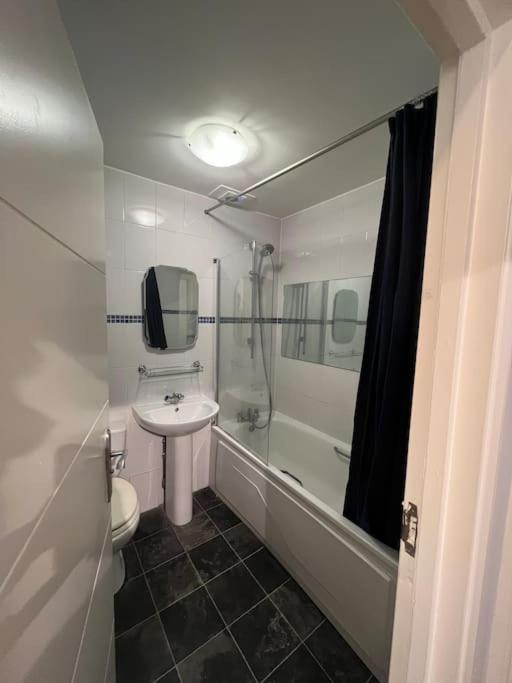 Lovely 1 Bedroom Apartment In West Kensington Londyn Zewnętrze zdjęcie